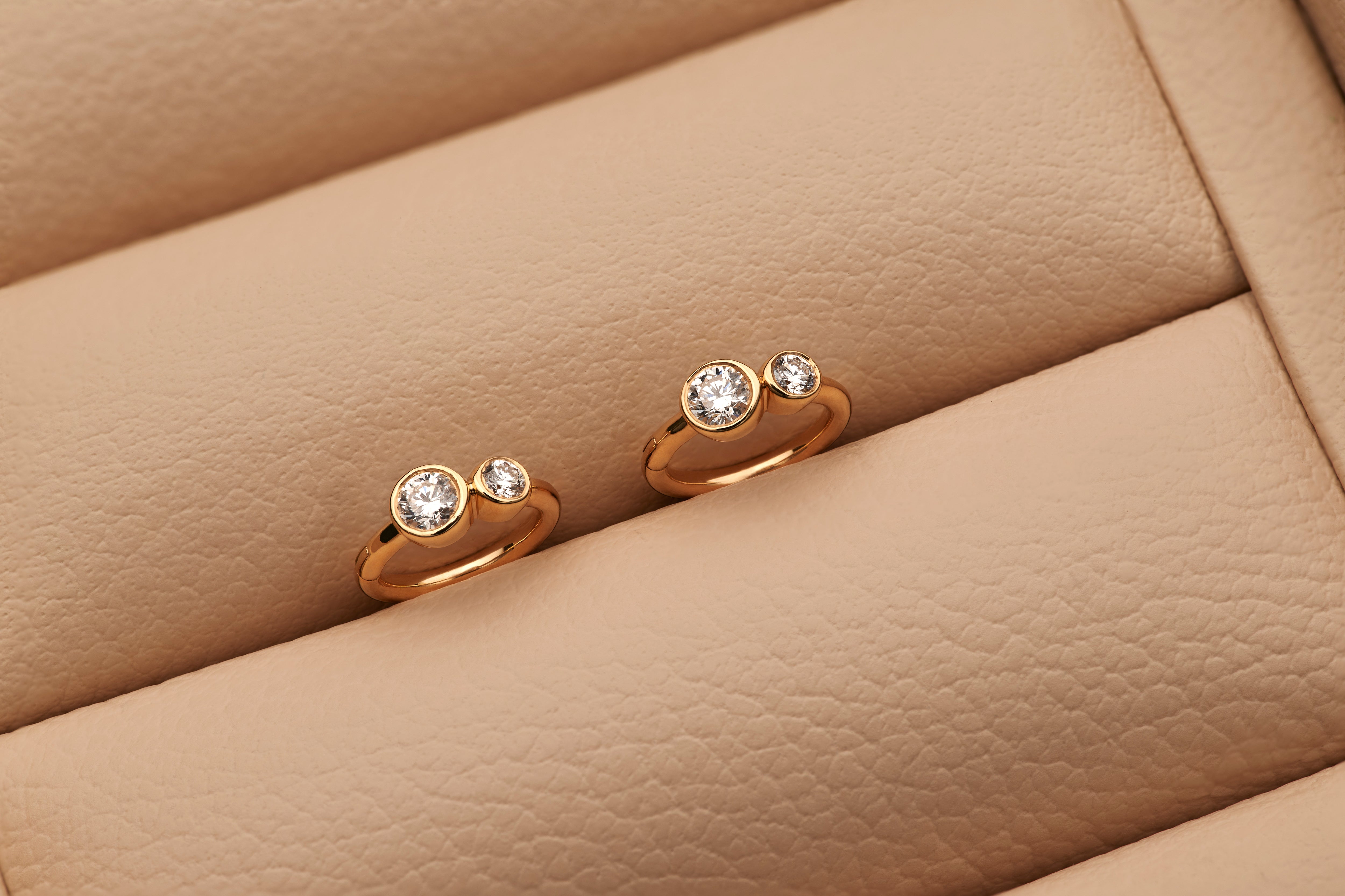 Silhouette No2 - mini huggie