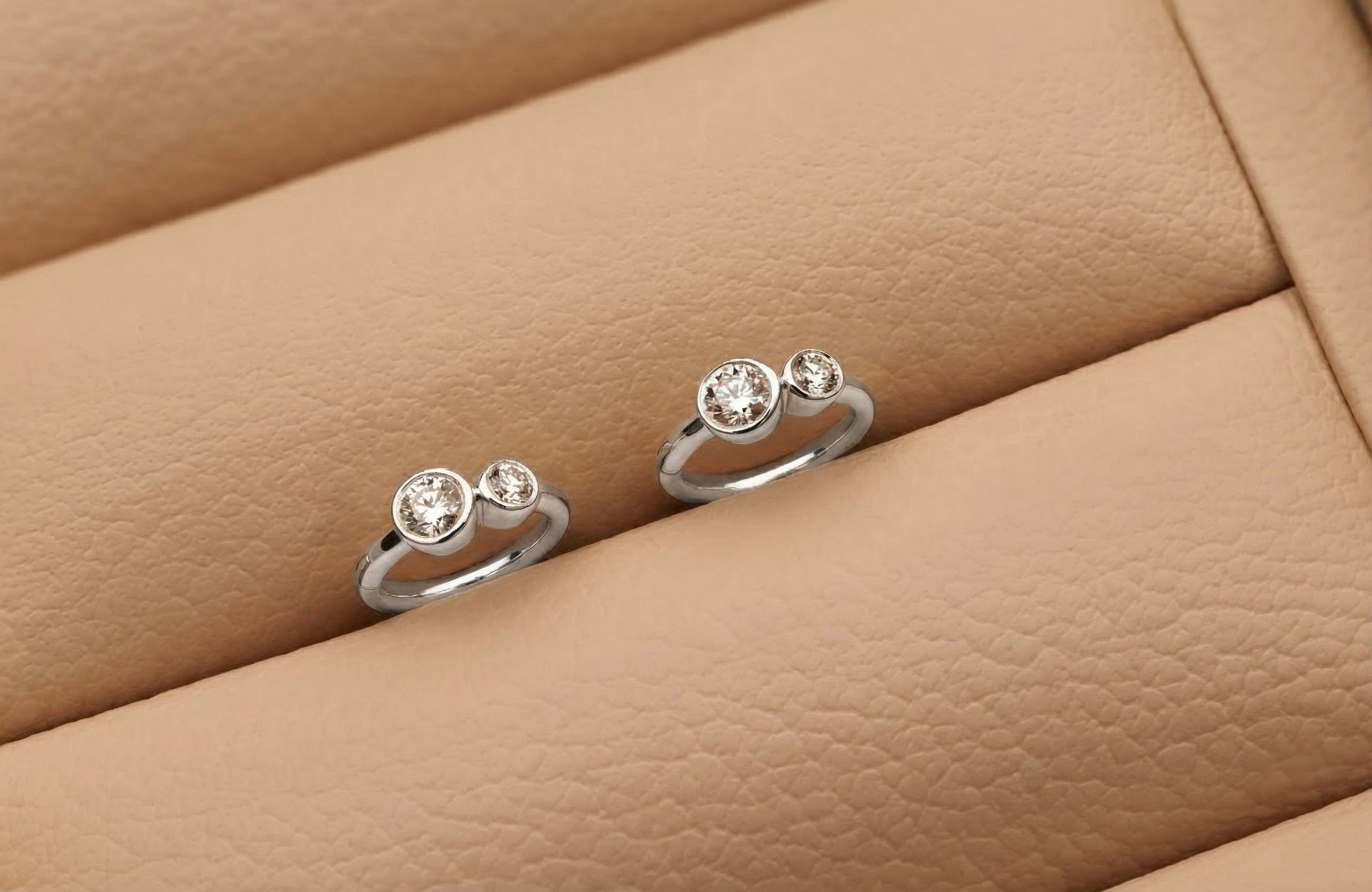 Silhouette No2 - mini huggie