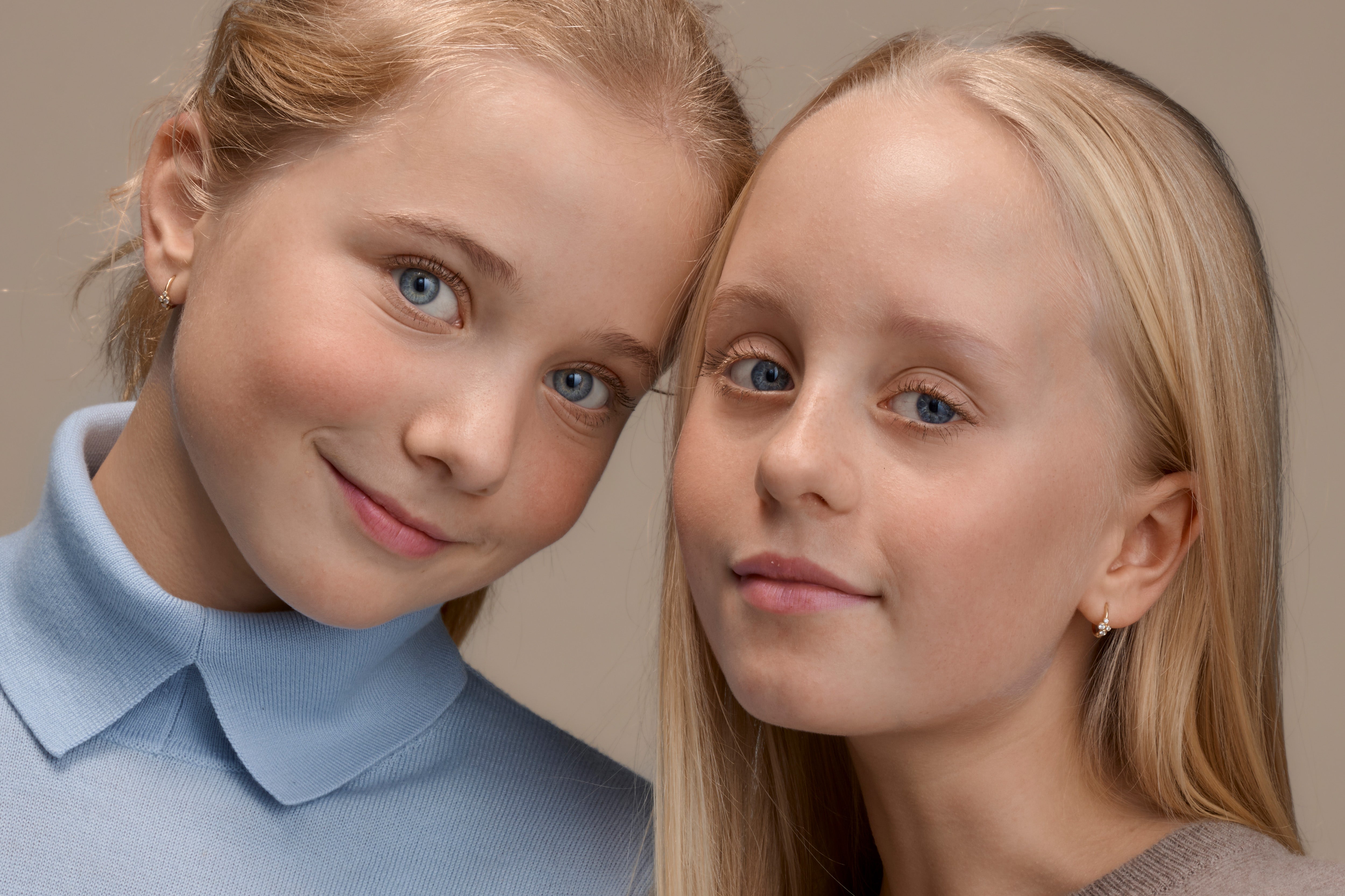 Silhouette No3 - 4 diamond huggie