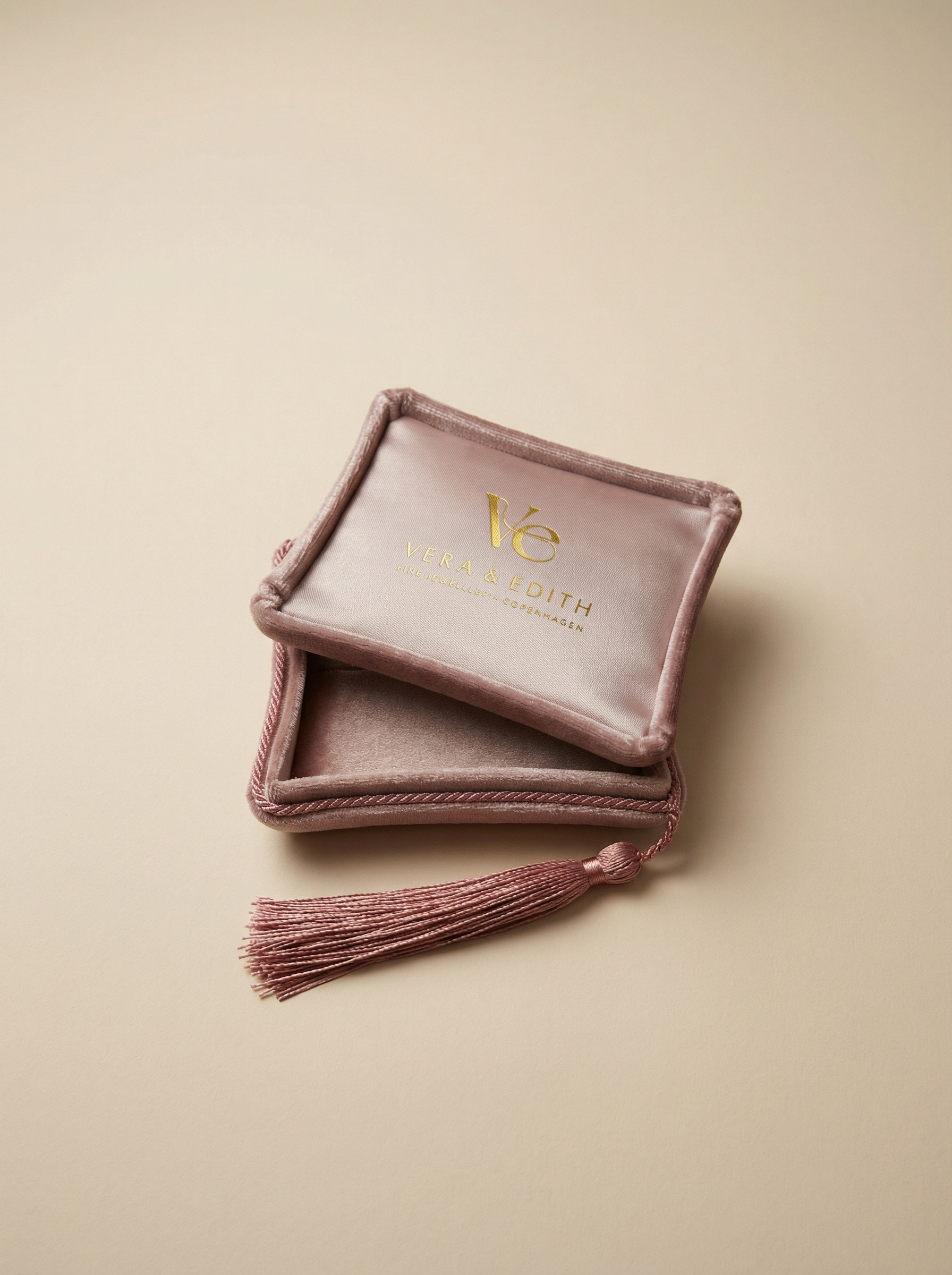 Ve Jewellery Box